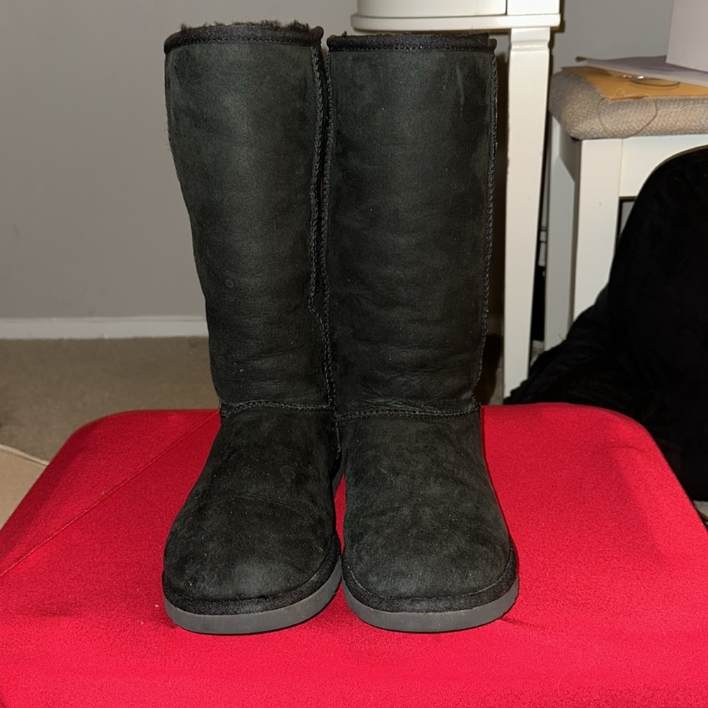 Used UGG Classic Tall II Boots Women's size 7 Solid Black
